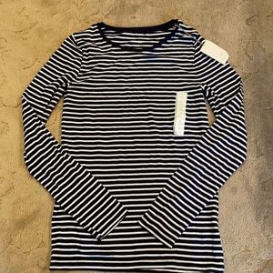 Women’s long sleeve shirt - medium NWT